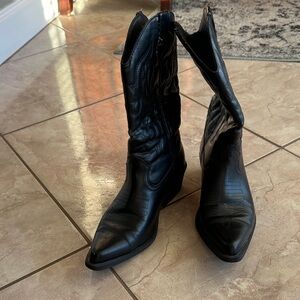 Sleek Black Heeled Boots for Women